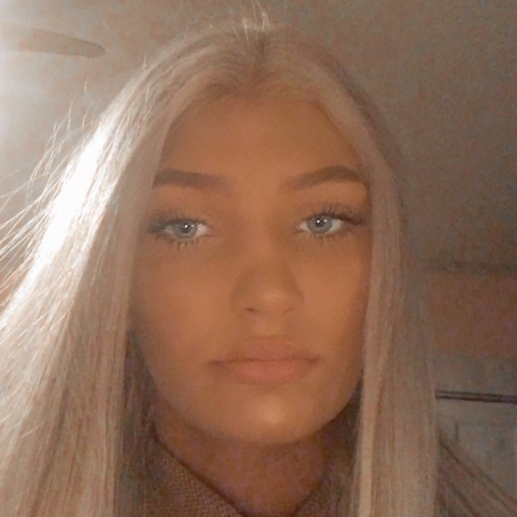 Meet your Posher, Madison - Picture 3 of 7